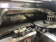 De Kegelproductielijn van het hoge snelheidsroomijs/Kegelbroodje die Machine vormen