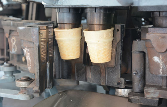 De Melkaroma Automatisch Sugar Cone Machine 3800 Kegels/Uur van het hoge snelheidsei